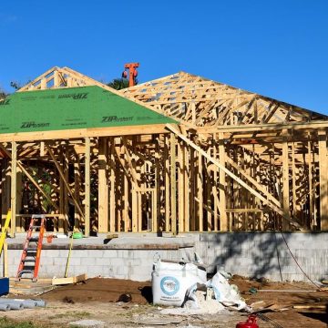 Crépi sur ossature bois : les atouts de ce revêtement pour façade